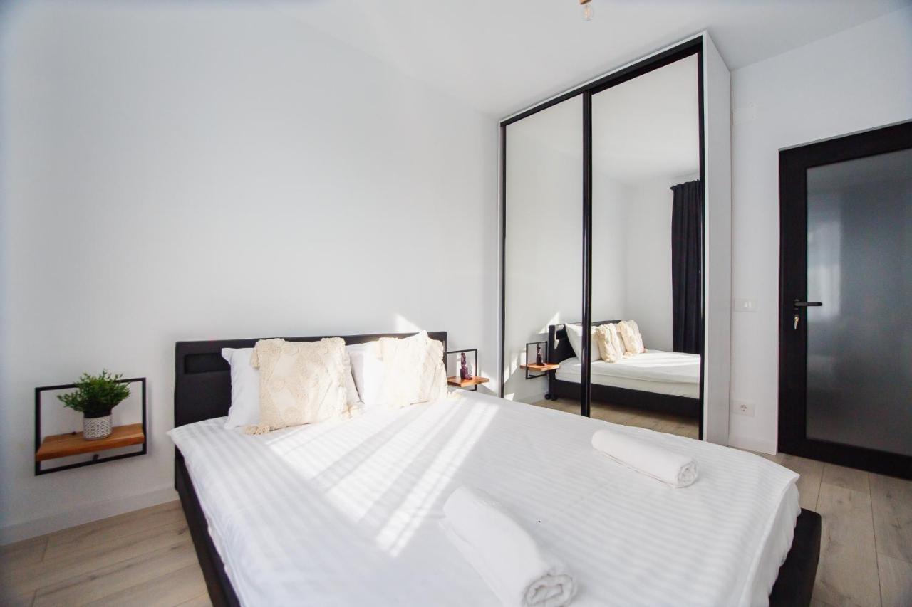Monochrome Style Apartment